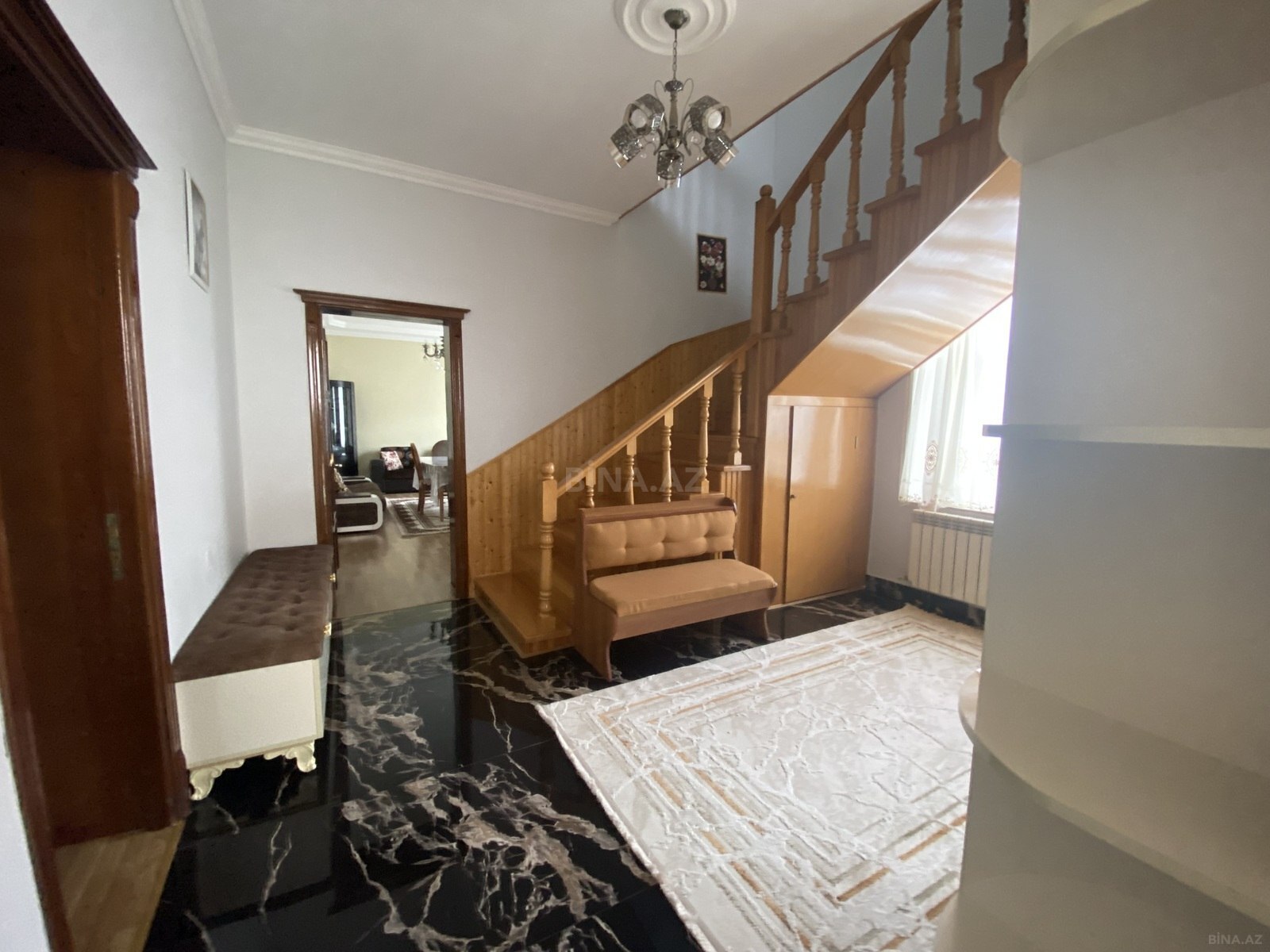 Satılır 5 otaqlı həyət evi 210 m²