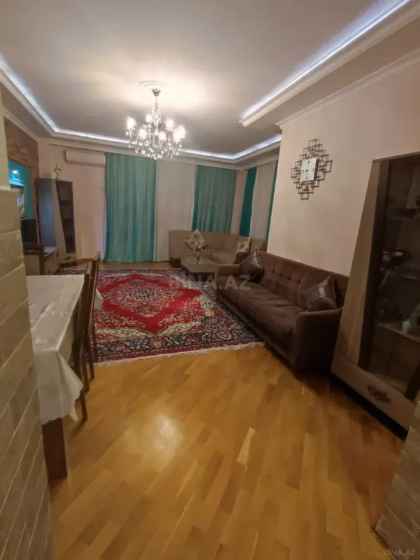 Kirayə verilir 3 otaqlı mənzil 122 m²
