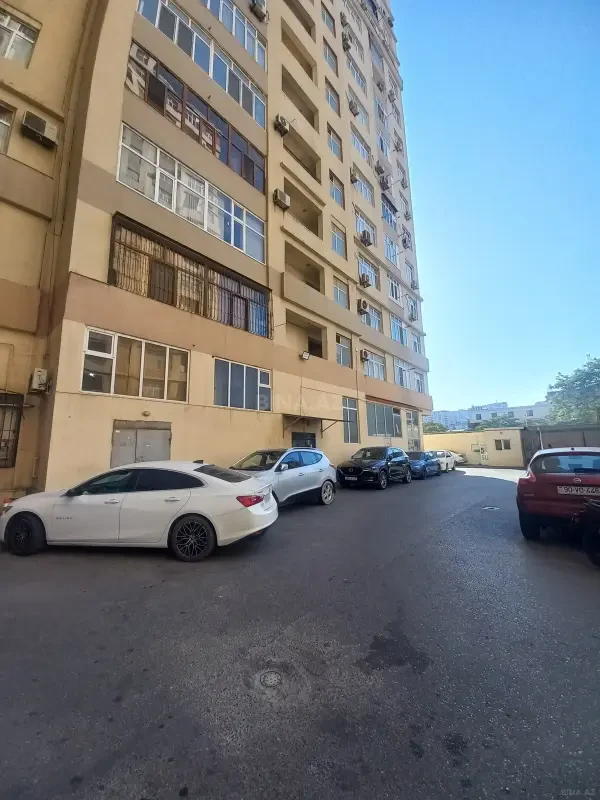Satılır 2 otaqlı mənzil 97 m²