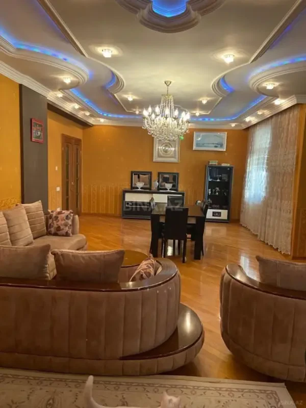 Kirayə verilir 3 otaqlı mənzil 150 m²