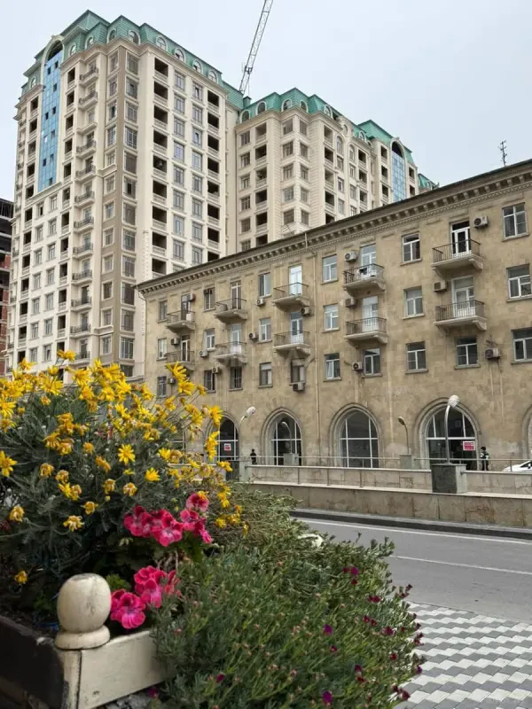 Satılır 2 otaqlı mənzil 78 m²