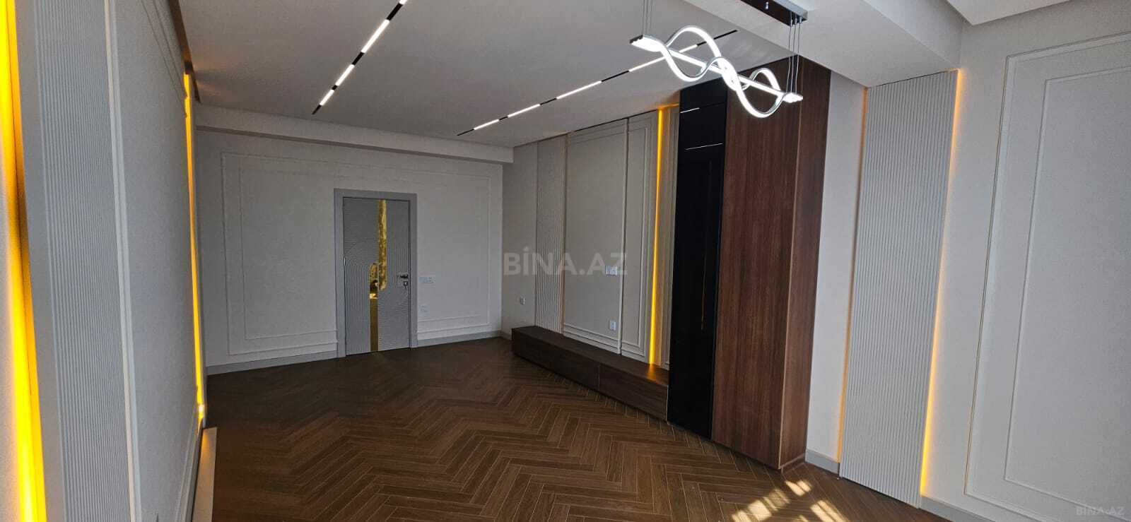 Satılır 3 otaqlı mənzil 120 m²