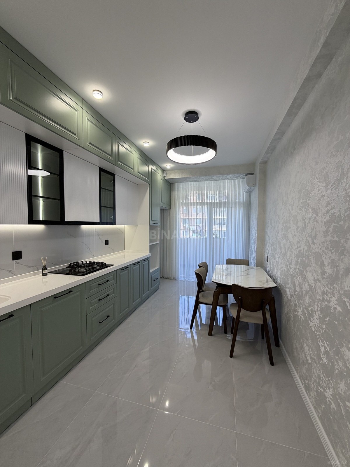 Satılır 3 otaqlı mənzil 105 m²