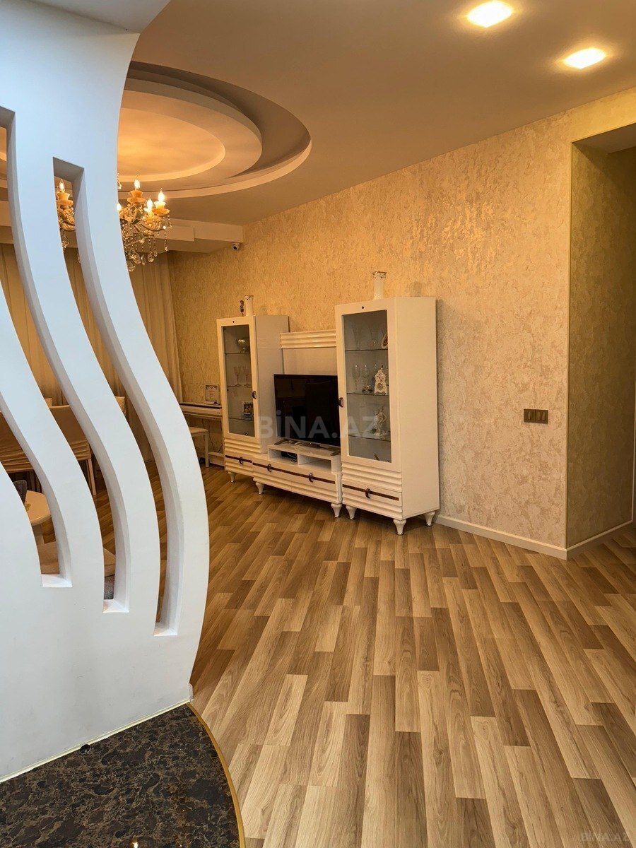 Satılır 3 otaqlı mənzil 92 m²