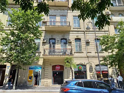 Satılır 3 otaqlı mənzil 100 m² — Bakı 3 otaq 100.00 m²