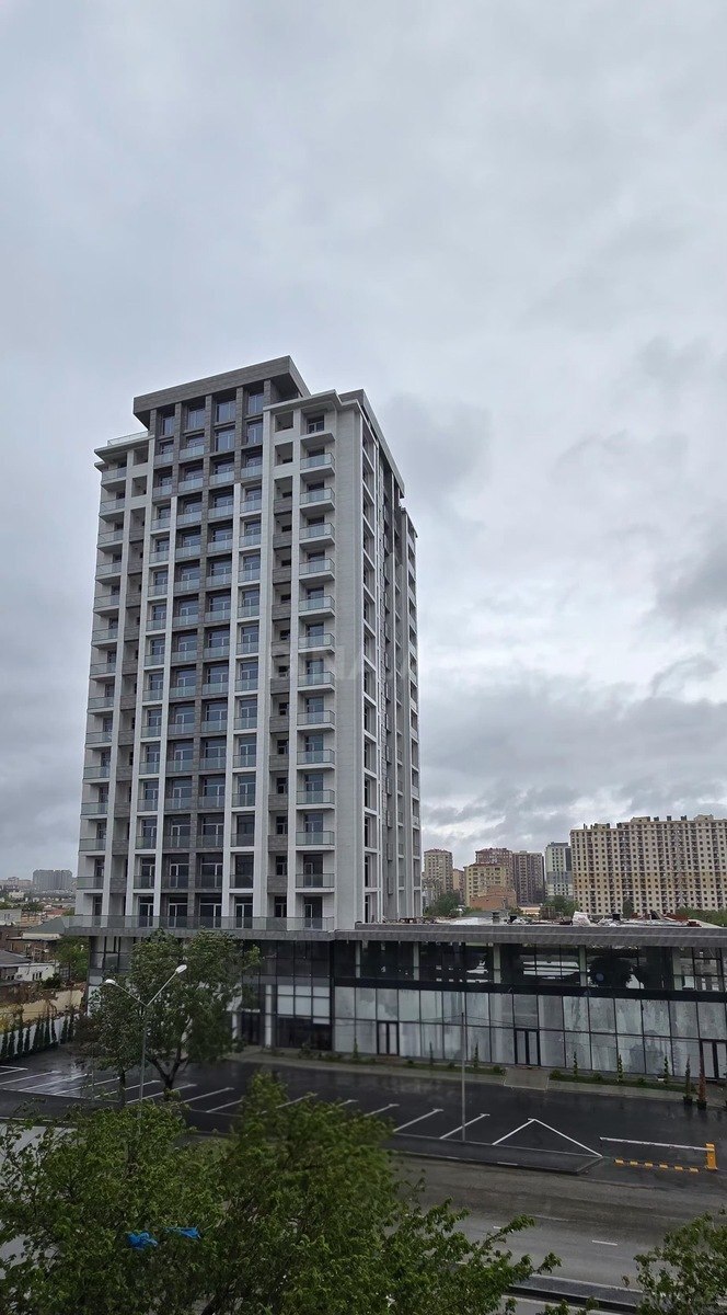 Satılır 2 otaqlı mənzil 104 m²