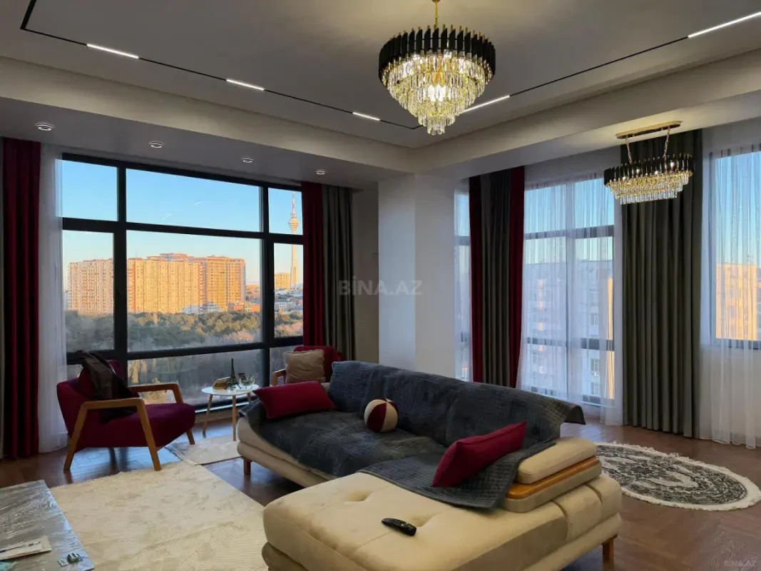 Satılır 3 otaqlı mənzil 125 m²