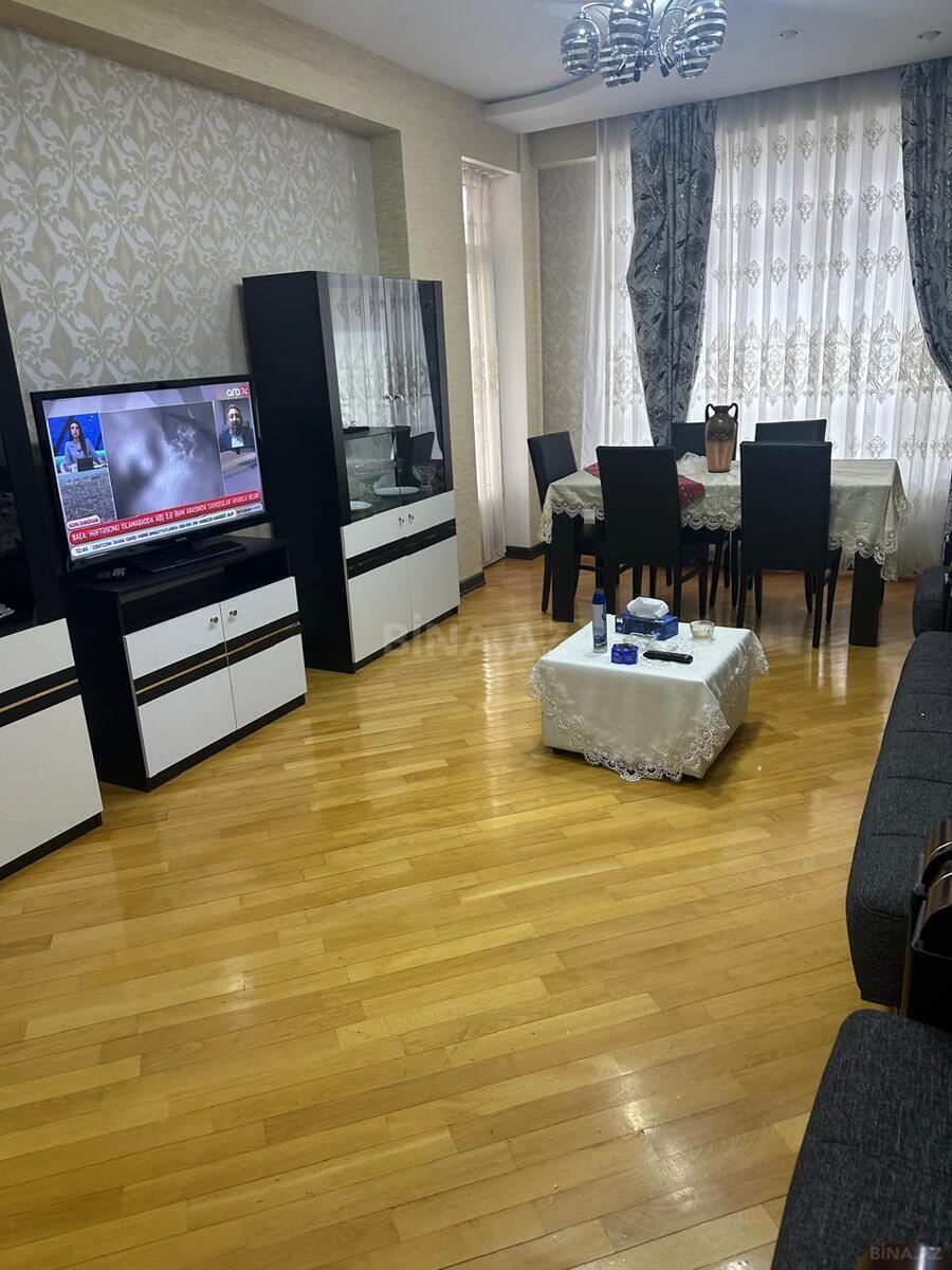 Satılır 2 otaqlı mənzil 105 m²