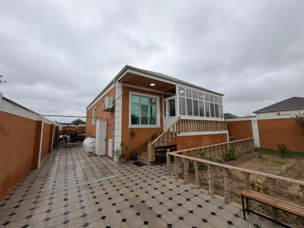 Satılır həyət evi 130 m²