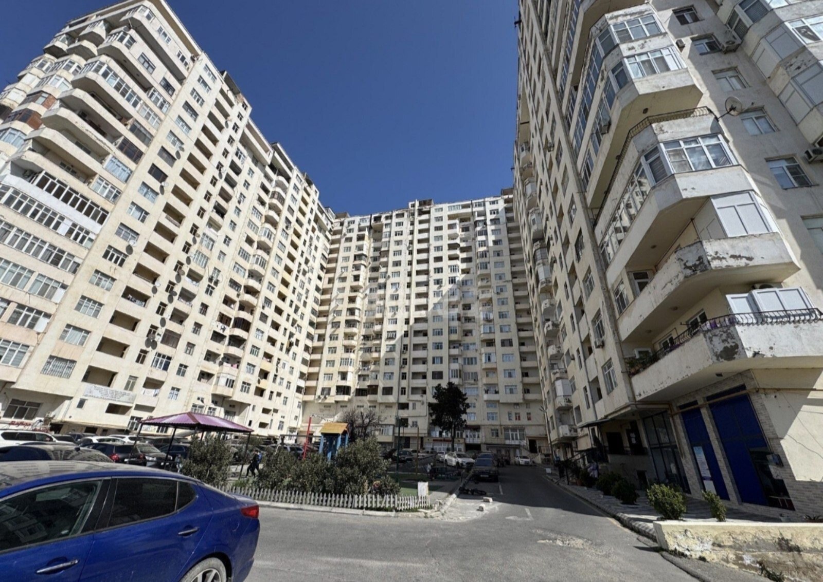 Kirayə verilir 2 otaqlı mənzil 60 m²