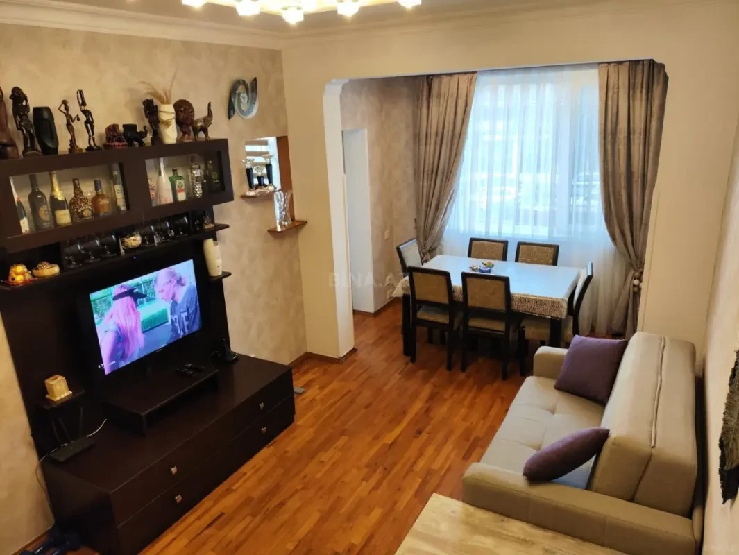 Kirayə verilir 2 otaqlı mənzil 57 m²