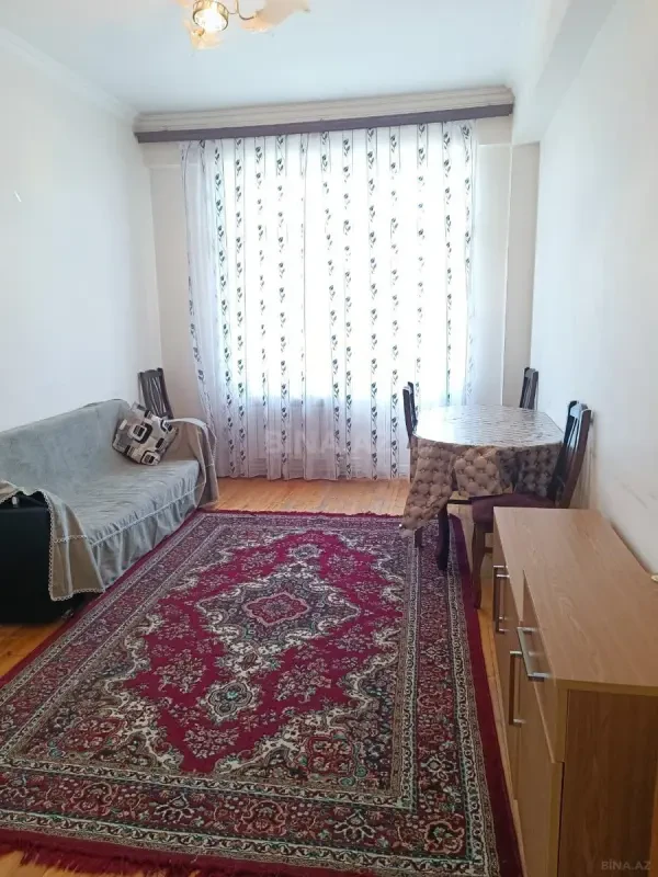 Kirayə verilir 2 otaqlı mənzil 70 m²
