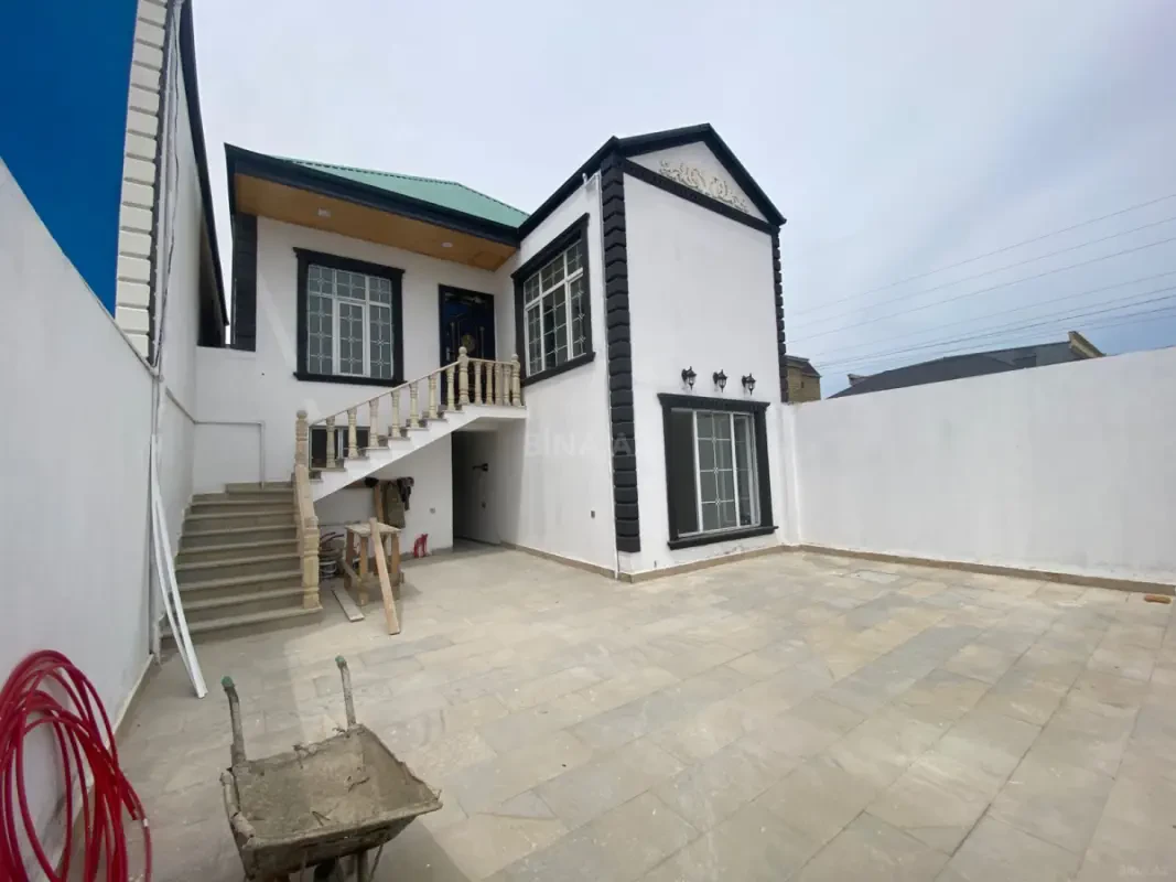 Satılır 6 otaqlı həyət evi 200 m²