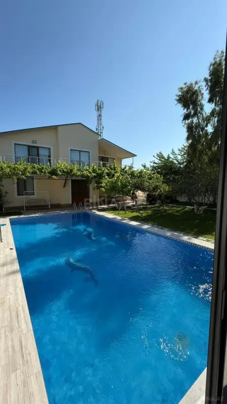 Kirayə verilir 6 otaqlı həyət evi 230 m²
