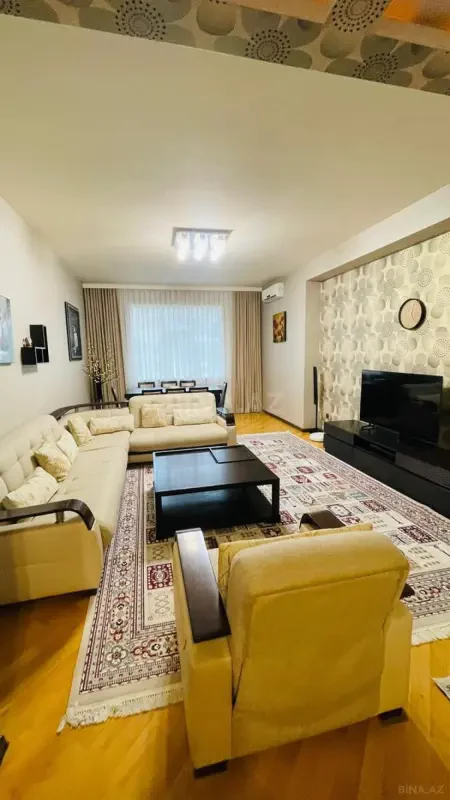 Kirayə verilir 3 otaqlı mənzil 130 m²