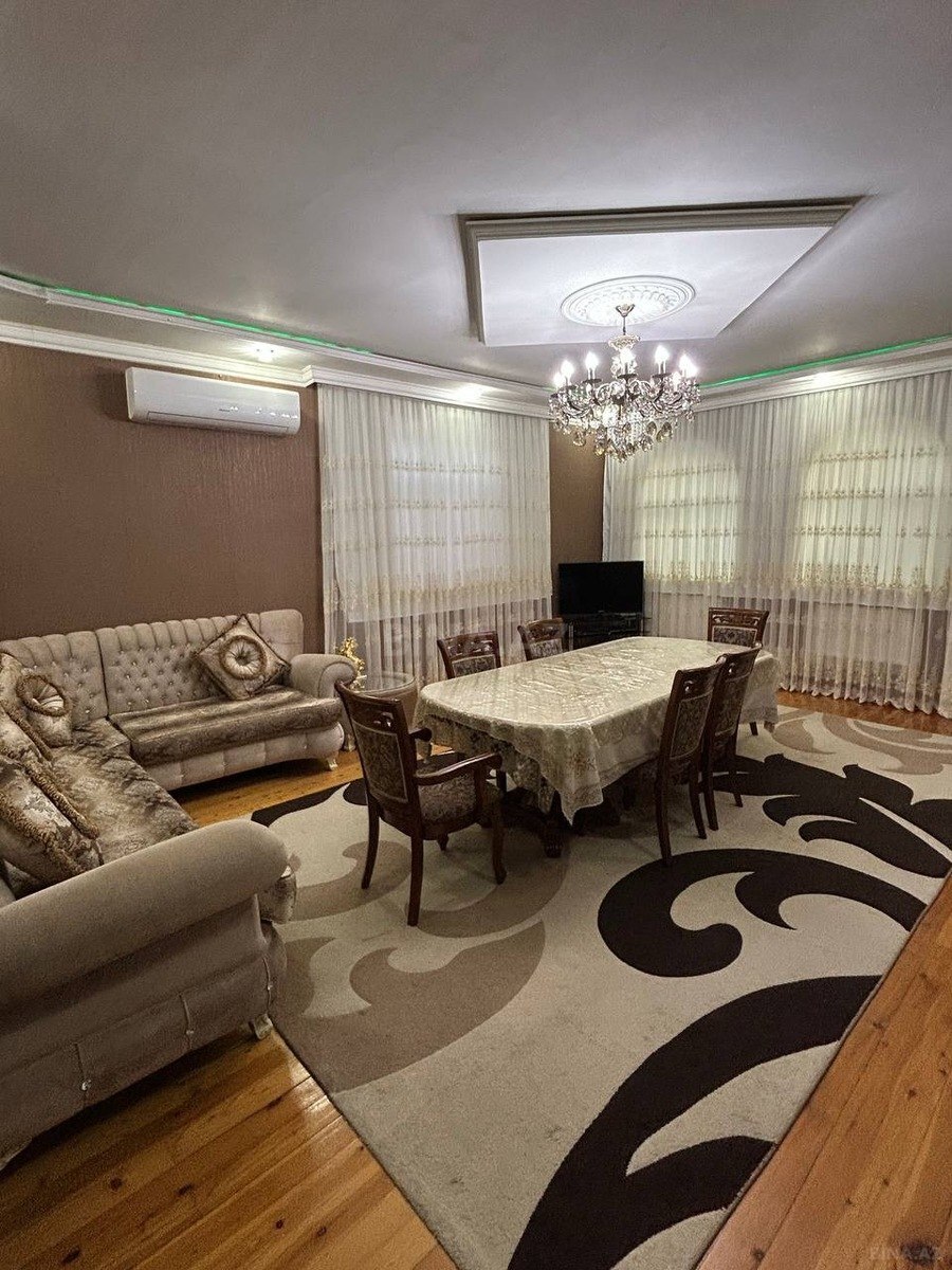 Satılır 7 otaqlı həyət evi 180 m²