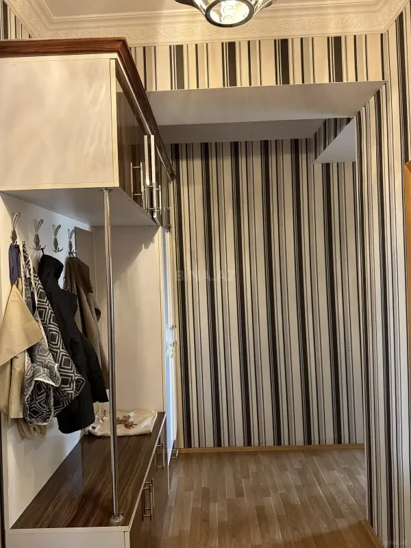Kirayə verilir 2 otaqlı mənzil 90 m²