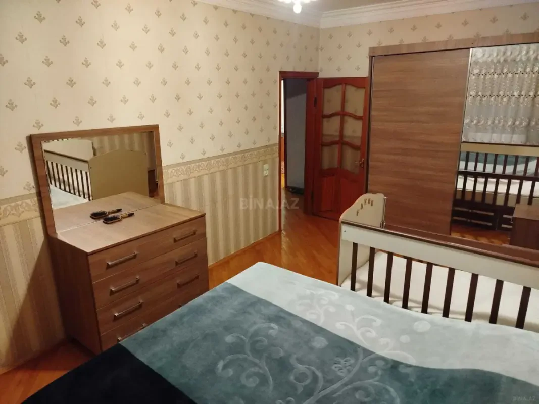 Satılır 4 otaqlı mənzil 100 m²