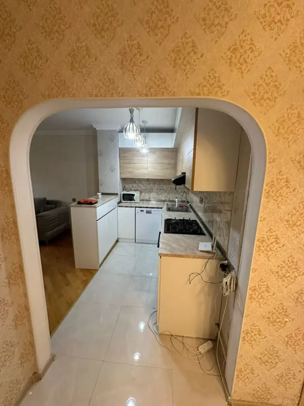 Kirayə verilir 2 otaqlı mənzil 60 m²