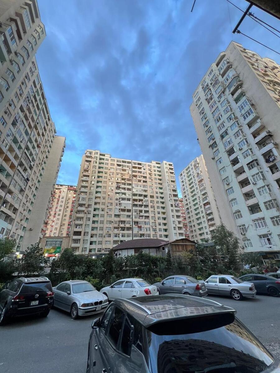 Satılır 3 otaqlı mənzil 82 m²