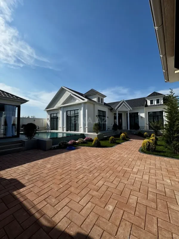 Satılır 4 otaqlı həyət evi 210 m²