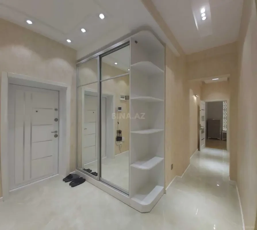Satılır 3 otaqlı mənzil 110 m²