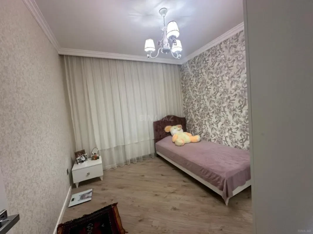 Satılır 5 otaqlı mənzil 110 m²