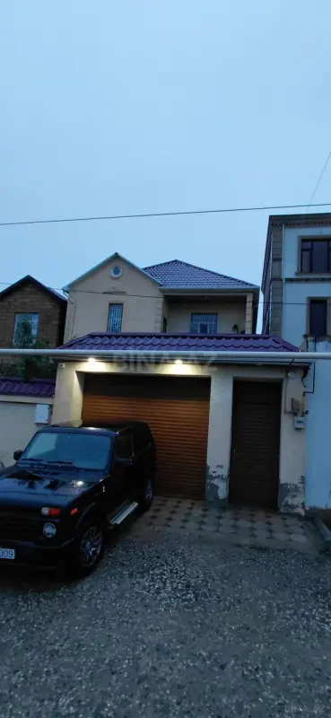 Satılır 5 otaqlı həyət evi 215 m²