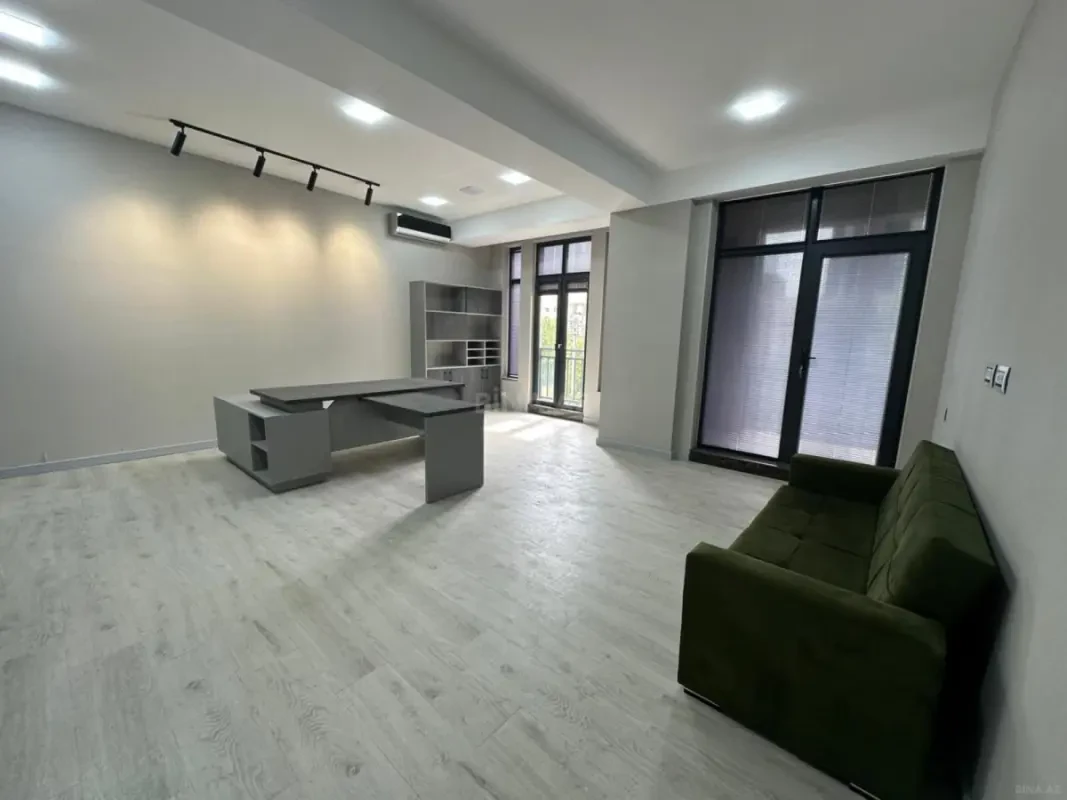 Kirayə verilir 4 otaqlı ofis 190 m²