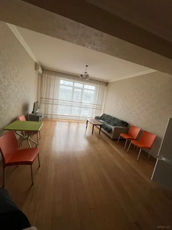 Kirayə verilir 2 otaqlı mənzil 65 m²