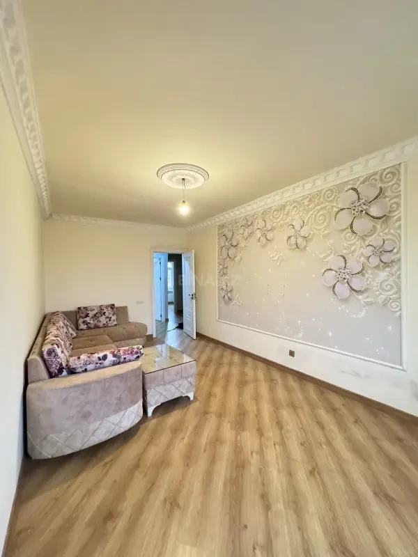 Kirayə verilir 2 otaqlı mənzil 58 m²