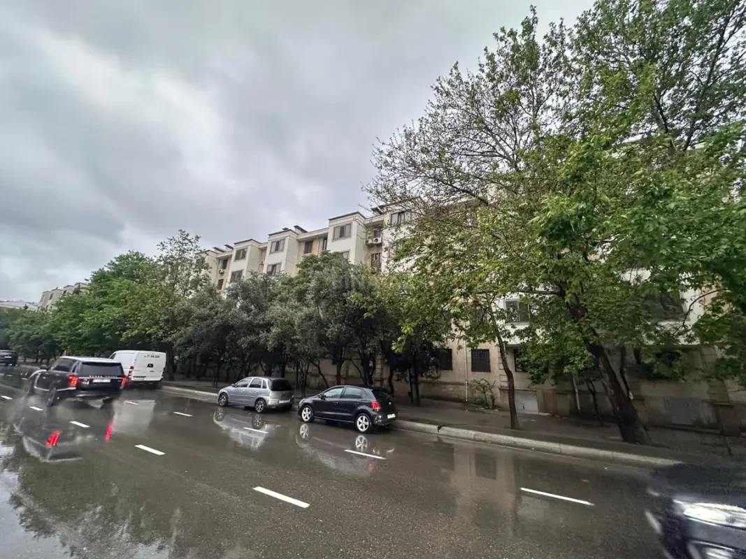 Satılır 2 otaqlı mənzil 55 m²