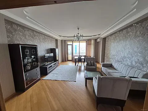 Kirayə verilir 4 otaqlı mənzil 200 m² — Bakı, Nizami 4 otaq 200.00 m²