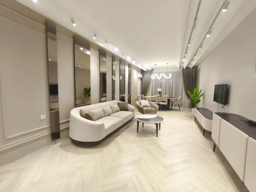 Kirayə verilir 3 otaqlı mənzil 140 m²