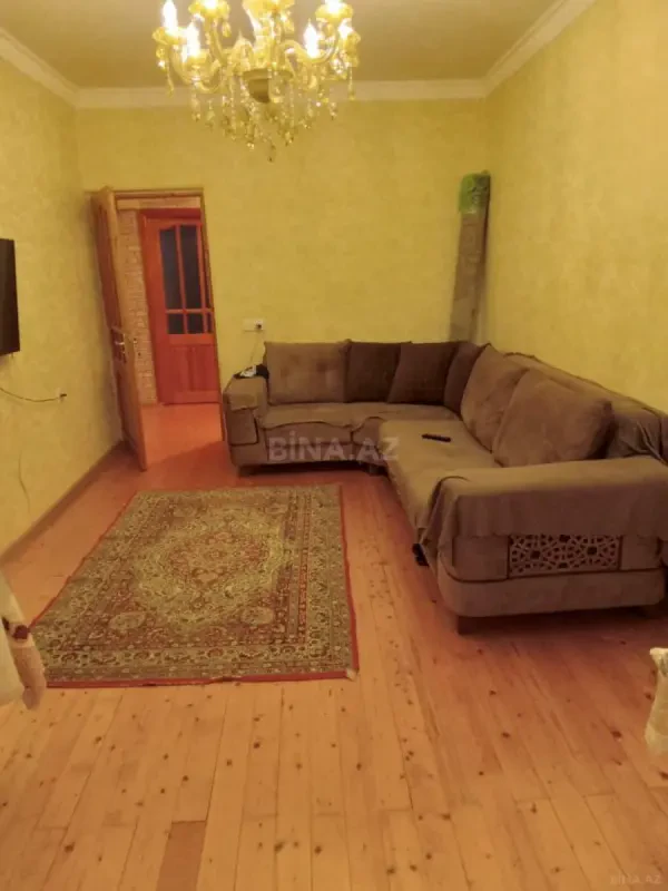 Satılır 5 otaqlı mənzil 110 m²