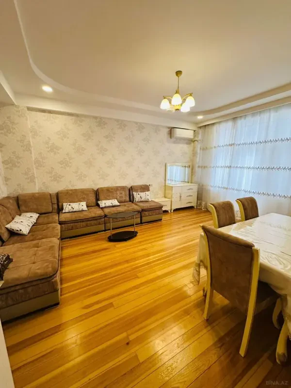 Kirayə verilir 2 otaqlı mənzil 70 m²