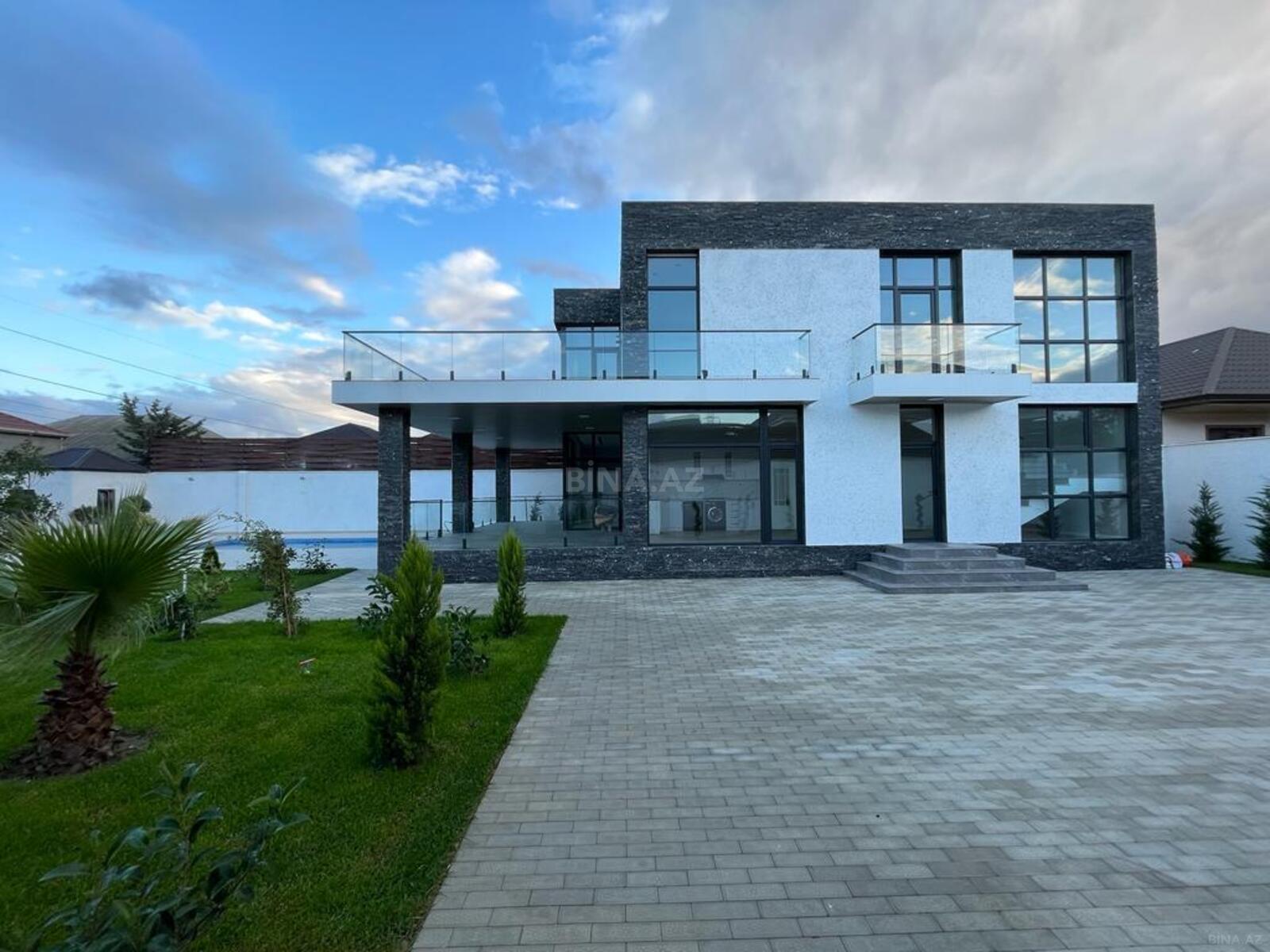 Satılır 5 otaqlı həyət evi 380 m²