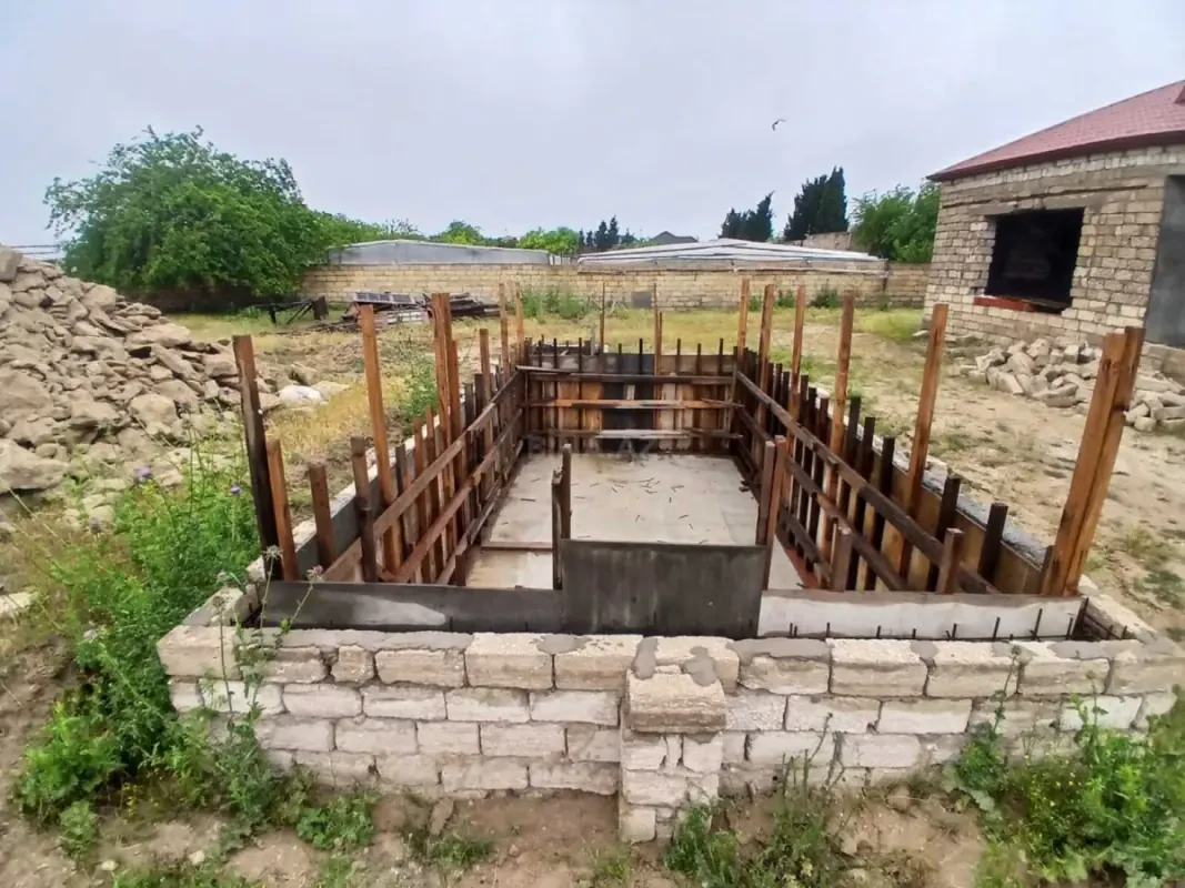 Satılır 5 otaqlı həyət evi 140 m²