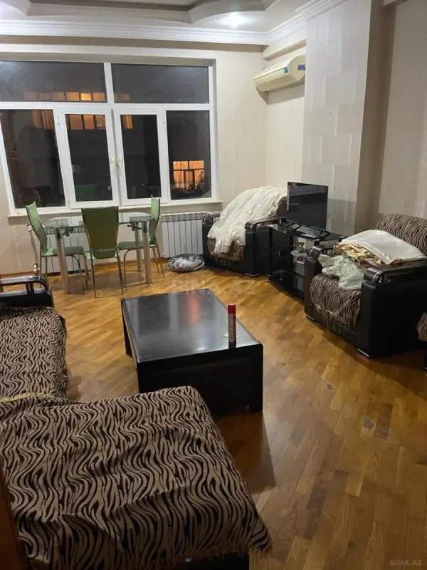 Kirayə verilir 2 otaqlı mənzil 70 m²