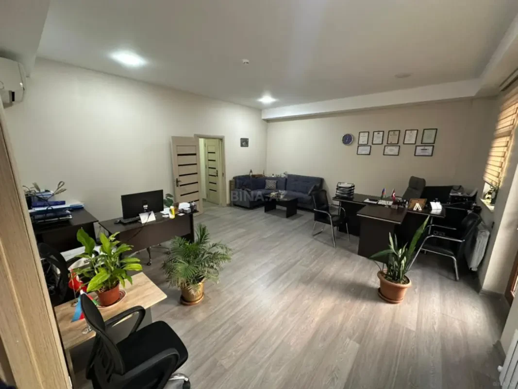 Kirayə verilir 2 otaqlı ofis 70 m²