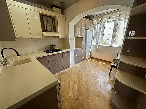 Kirayə verilir 2 otaqlı mənzil 90 m² — Bakı 2 otaq 90.00 m²