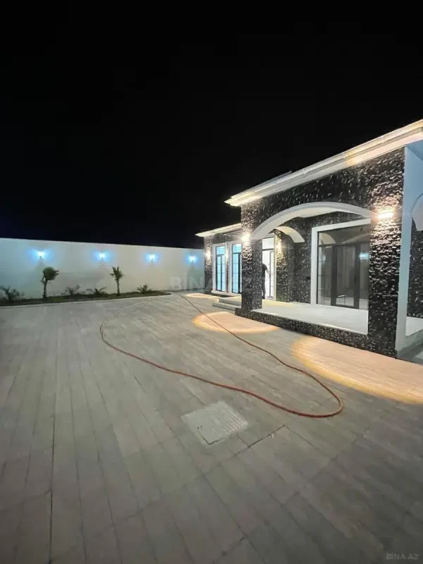 Satılır 4 otaqlı həyət evi 135 m²