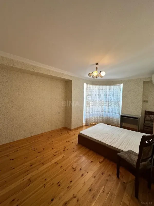 Satılır 3 otaqlı mənzil 115 m²