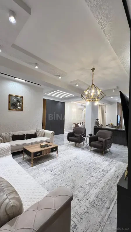 Satılır 3 otaqlı mənzil 153 m²