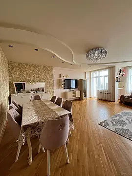Satılır 3 otaqlı mənzil 137 m² — Bakı 3 otaq 137.00 m²