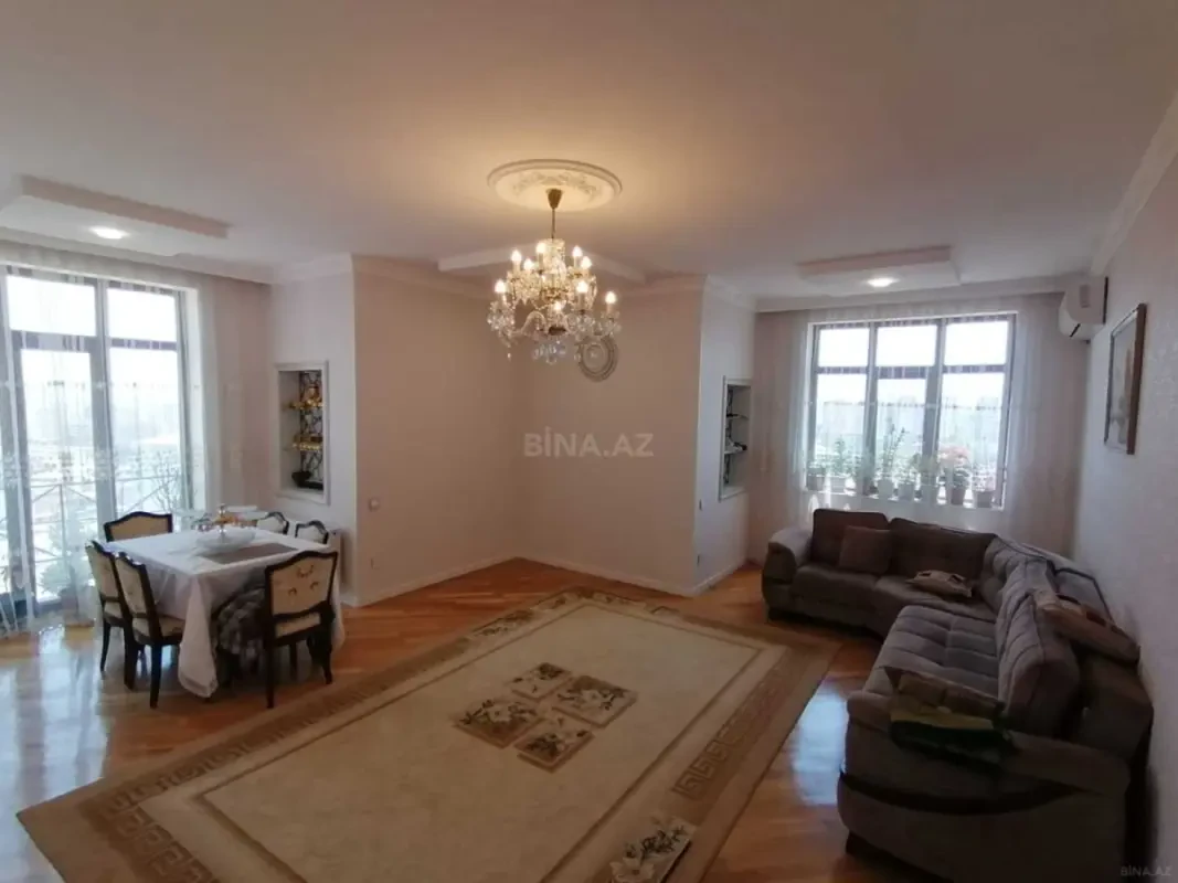 Satılır 3 otaqlı mənzil 125 m²