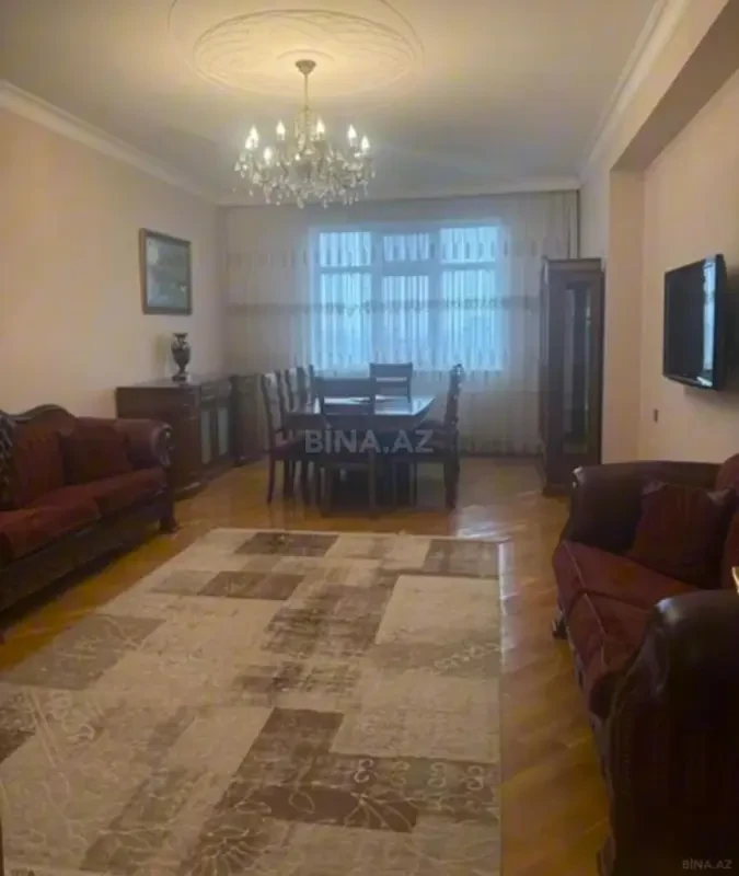 Kirayə verilir 2 otaqlı mənzil 111 m²