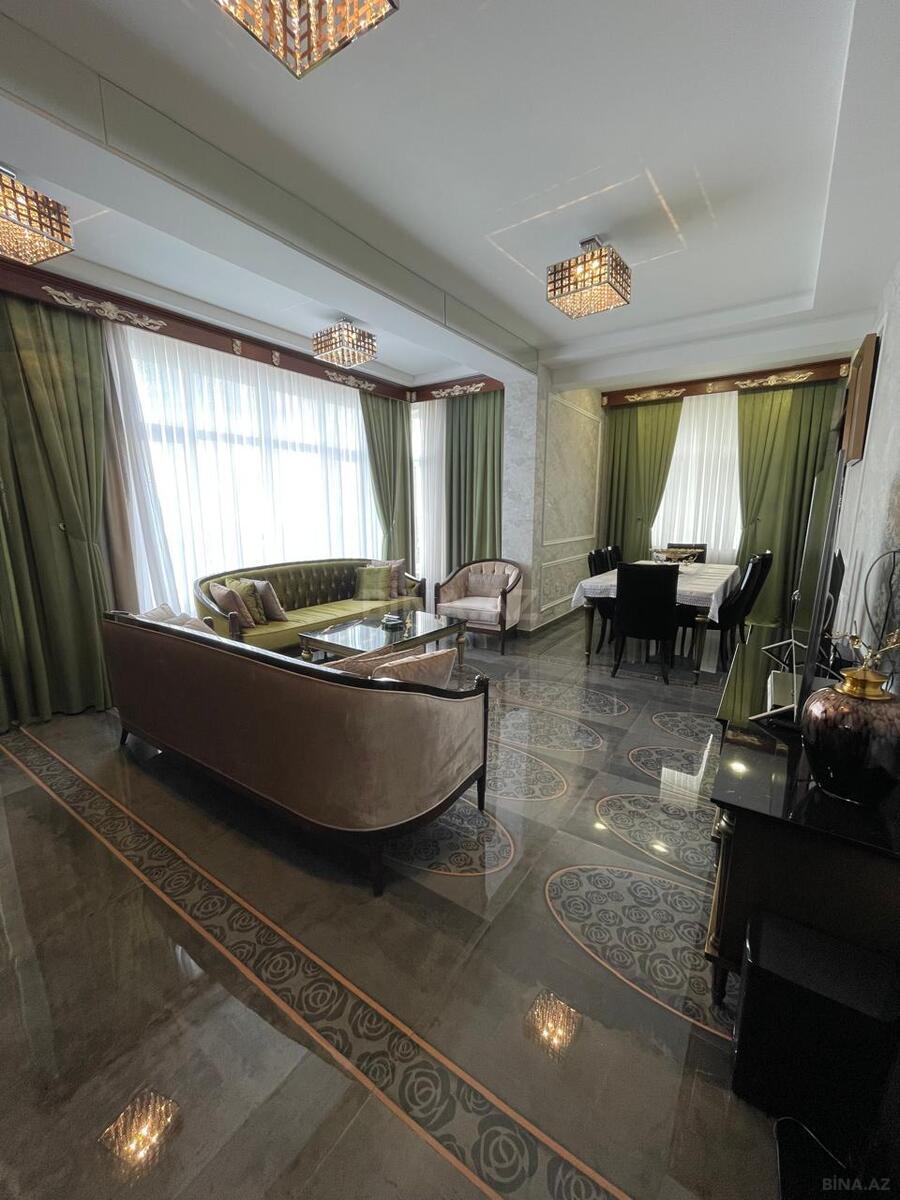 Satılır 7 otaqlı mənzil 280 m²