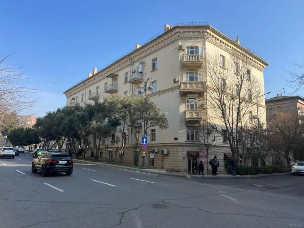 Satılır 2 otaqlı mənzil 65 m²