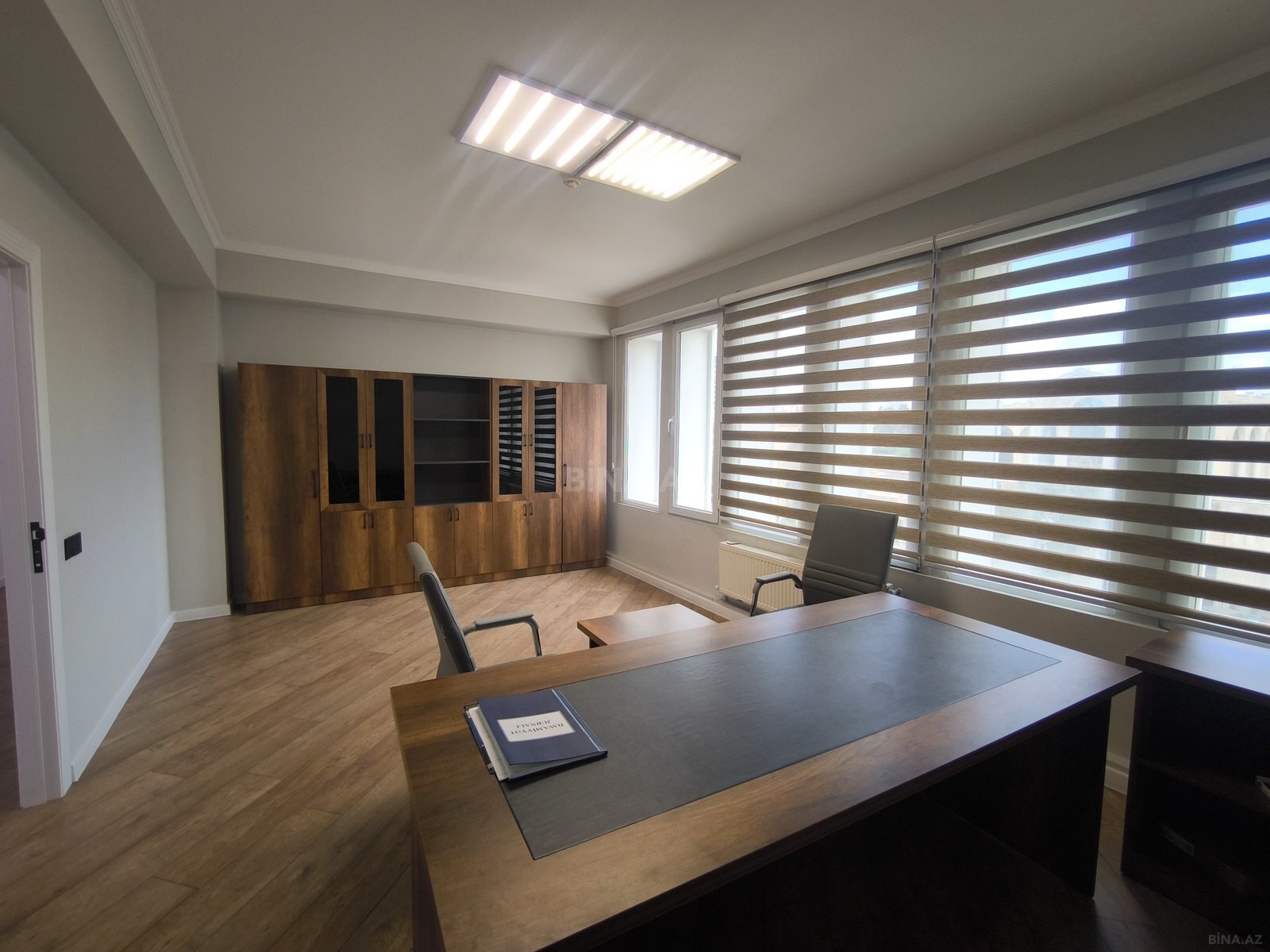 Kirayə verilir 9 otaqlı ofis 300 m²